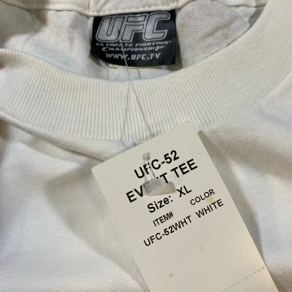 UFC 52 - XL T-shirt & Trilogy DVD - Chuck Liddell v. Randy Couture 2 - 2005 - Picture 7 of 13